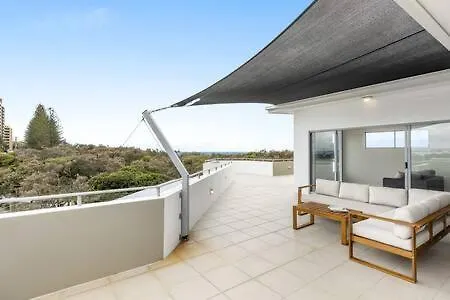 Point Cartwright Penthouse - Ocean And River Views Buddina Australia