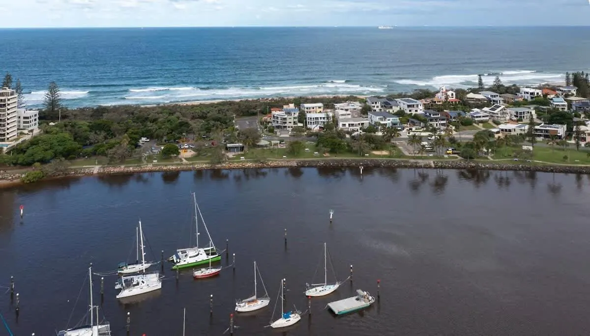 Point Cartwright Penthouse - Ocean And River Views Buddina