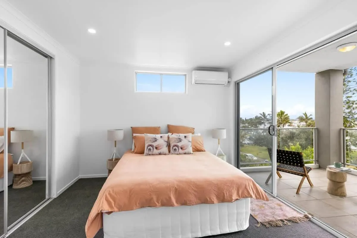 Point Cartwright Penthouse - Ocean And River Views Buddina Australia