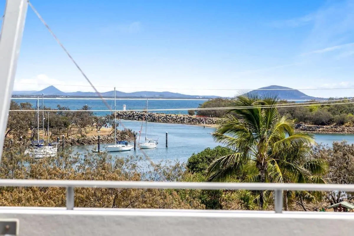 Point Cartwright Penthouse - Ocean And River Views Buddina Australia