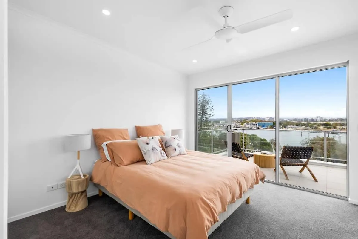 Point Cartwright Penthouse - Ocean And River Views Buddina 0*,  Australia
