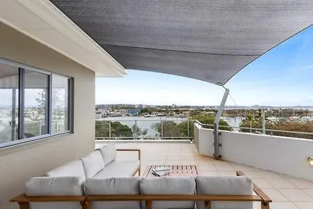Apartment Point Cartwright Penthouse - Ocean And River Views Buddina
