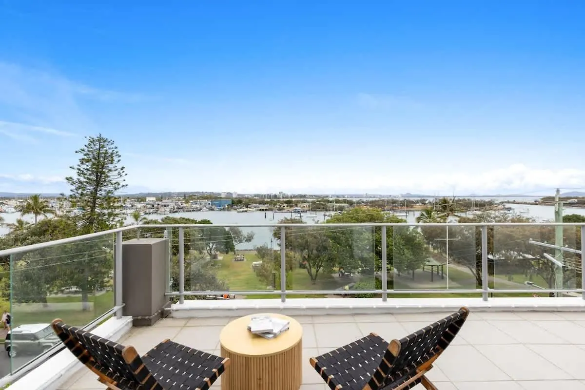 Point Cartwright Penthouse - Ocean And River Views location